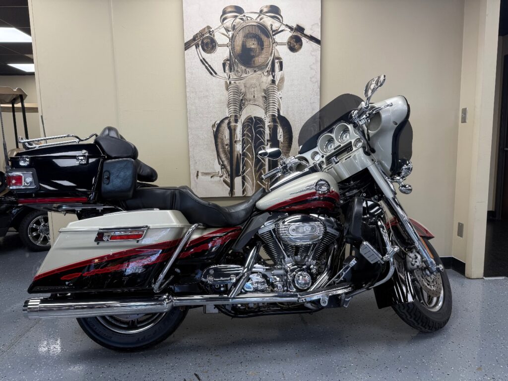2006 Harley-Davidson FLHTCUSE