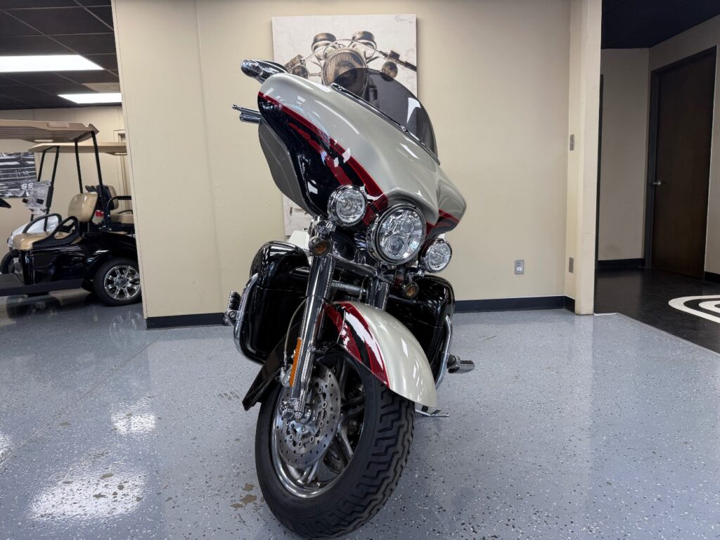 2006 Harley-Davidson FLHTCUSE
