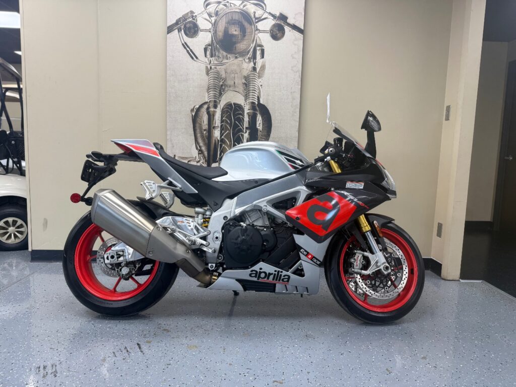 2017 Aprilia RSV4 RF Factory/RR ABS/RSV4 RR