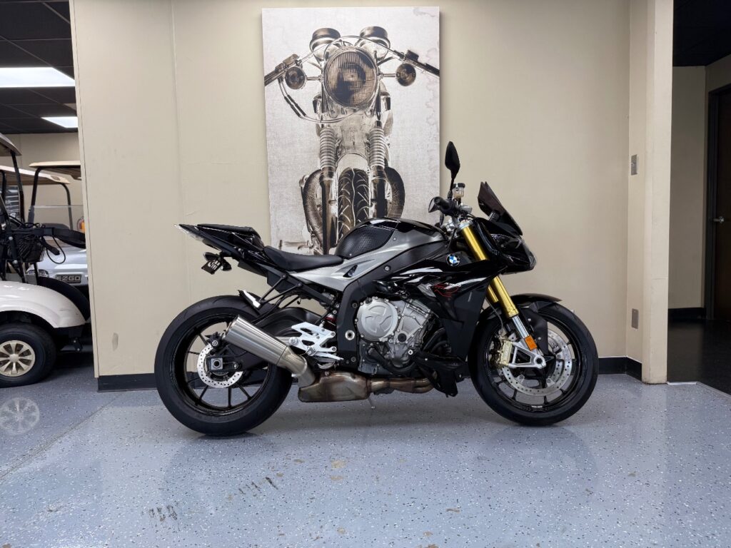 2016 BMW S1000 R