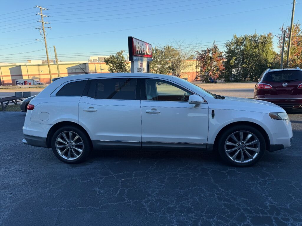2010 Lincoln MKT