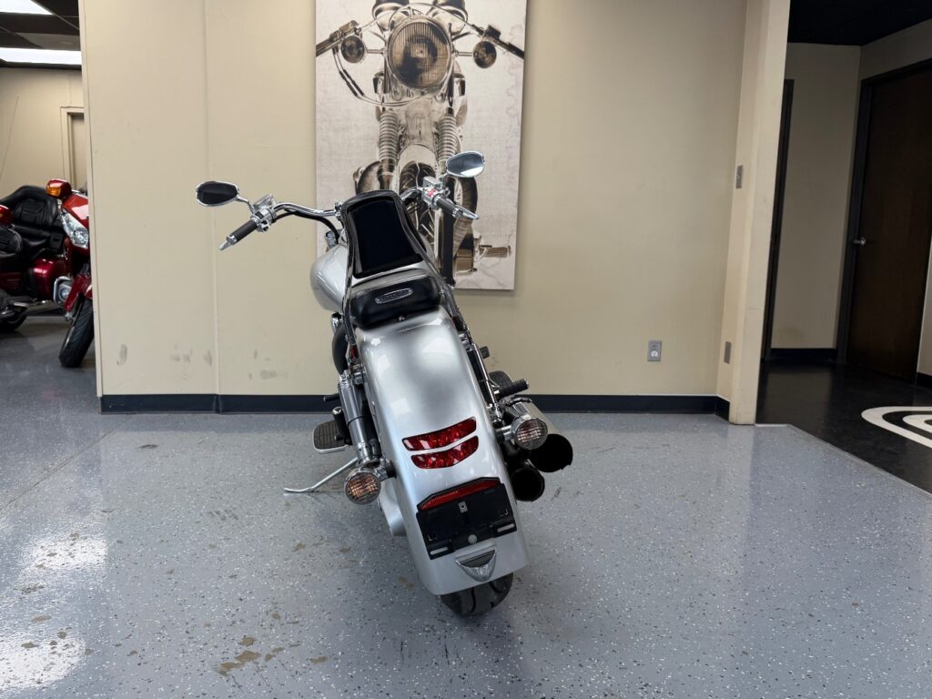 2005 Honda VTX1800N2